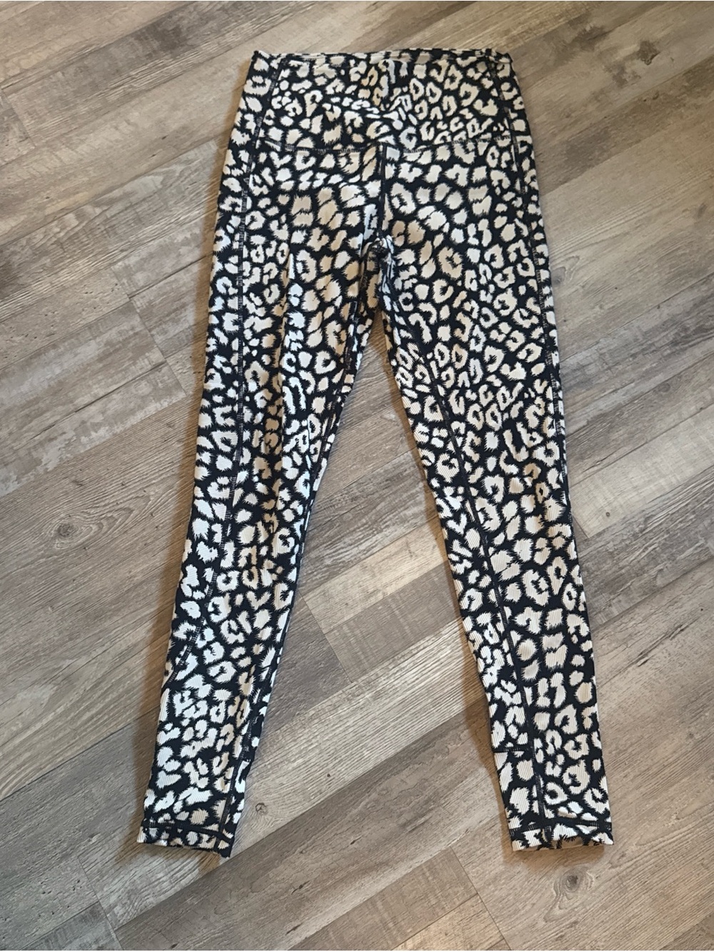 Leopard Print High-Waist Leggings - Black & Cream size M